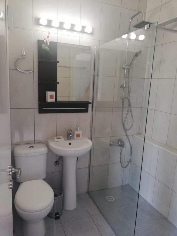 Cozy 1 Bedroom Apartment Close To The Beach Paphos Esterno foto