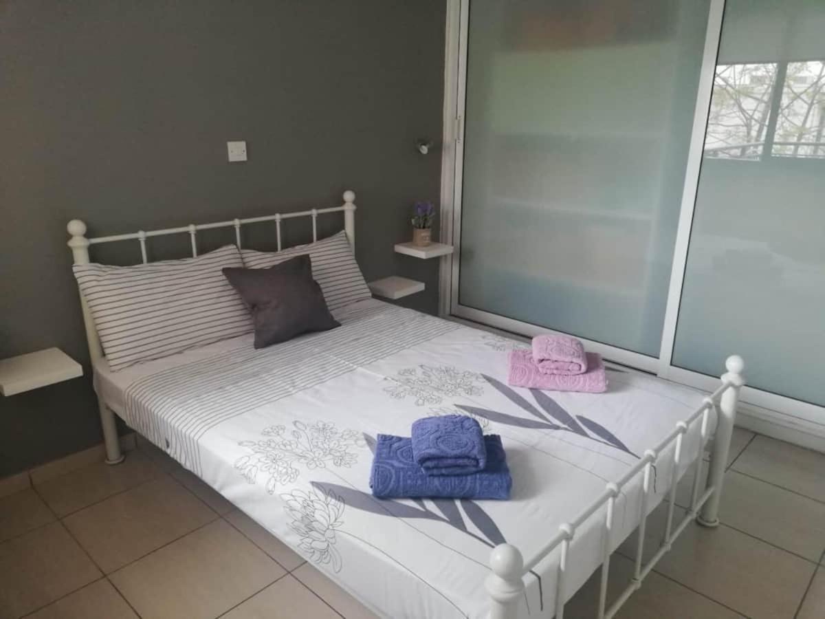 Cozy 1 Bedroom Apartment Close To The Beach Paphos Esterno foto